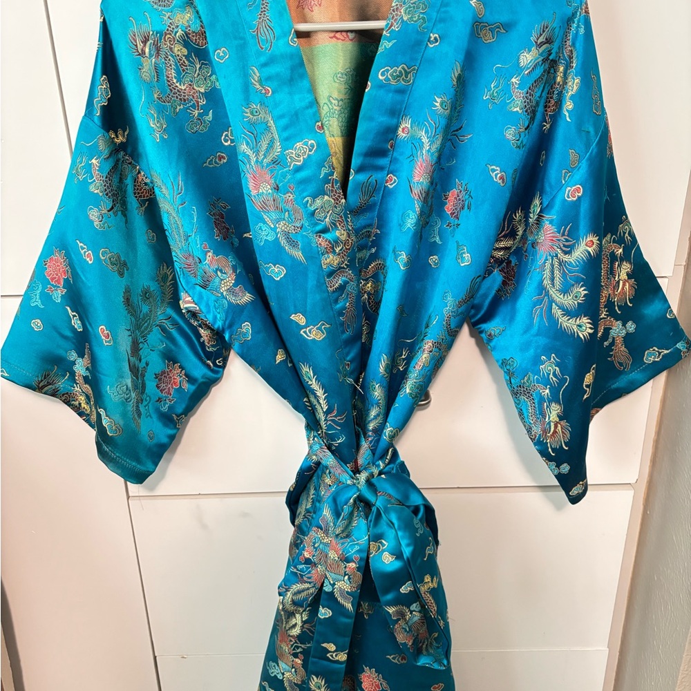 Tang Yi Elegant Blue Floral Kimono Robe